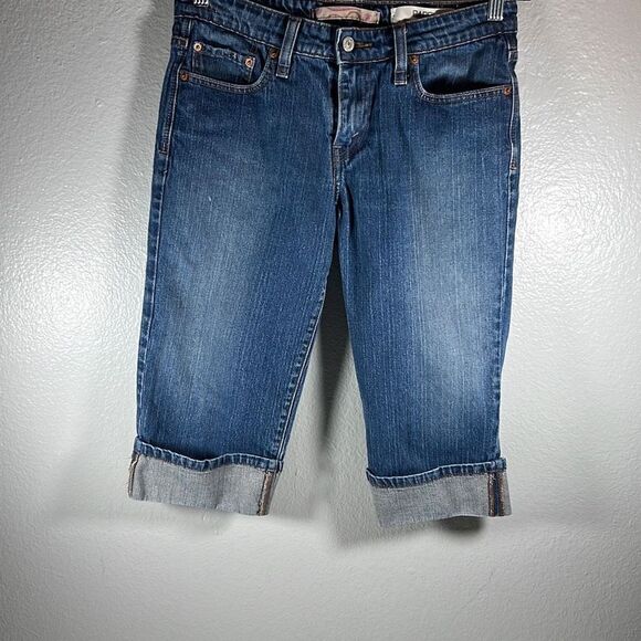 Levi’s Women’s Red Tab 515 Cuffed Capri Jeans Denim Blue Medium Wash Size 8 - Picture 1 of 11